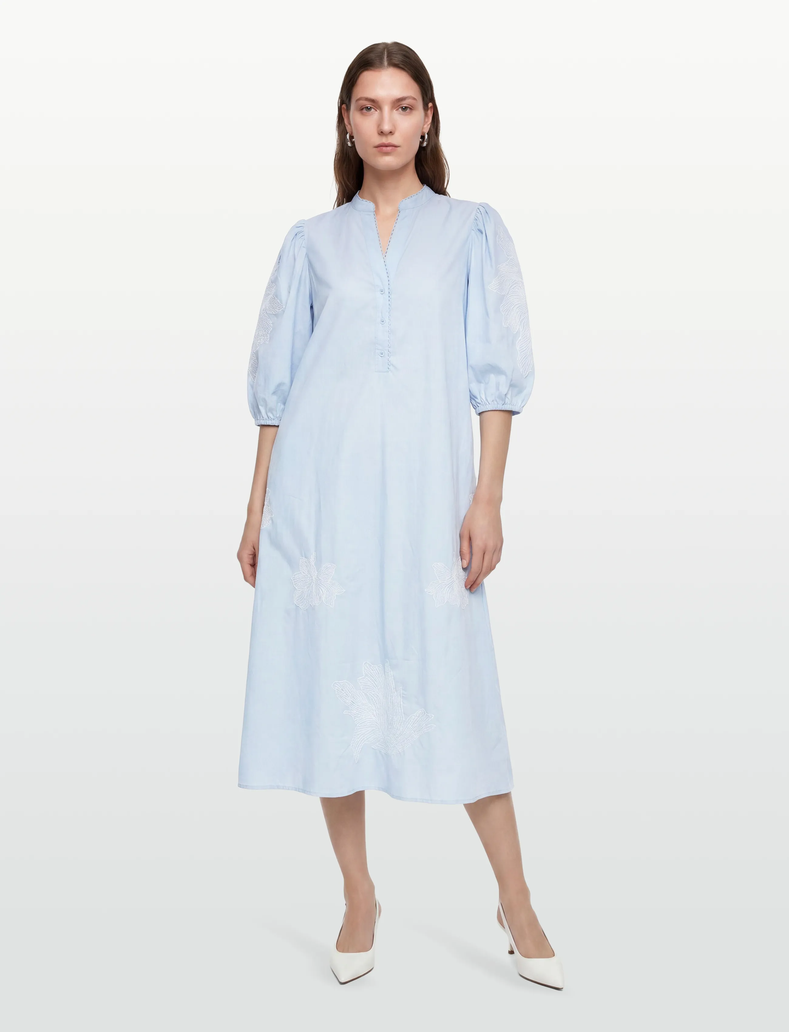 A-View Clementine Dress, Kvinder, Broderet Puffærmet Midi Skjortekjole, Blå, Str: 34