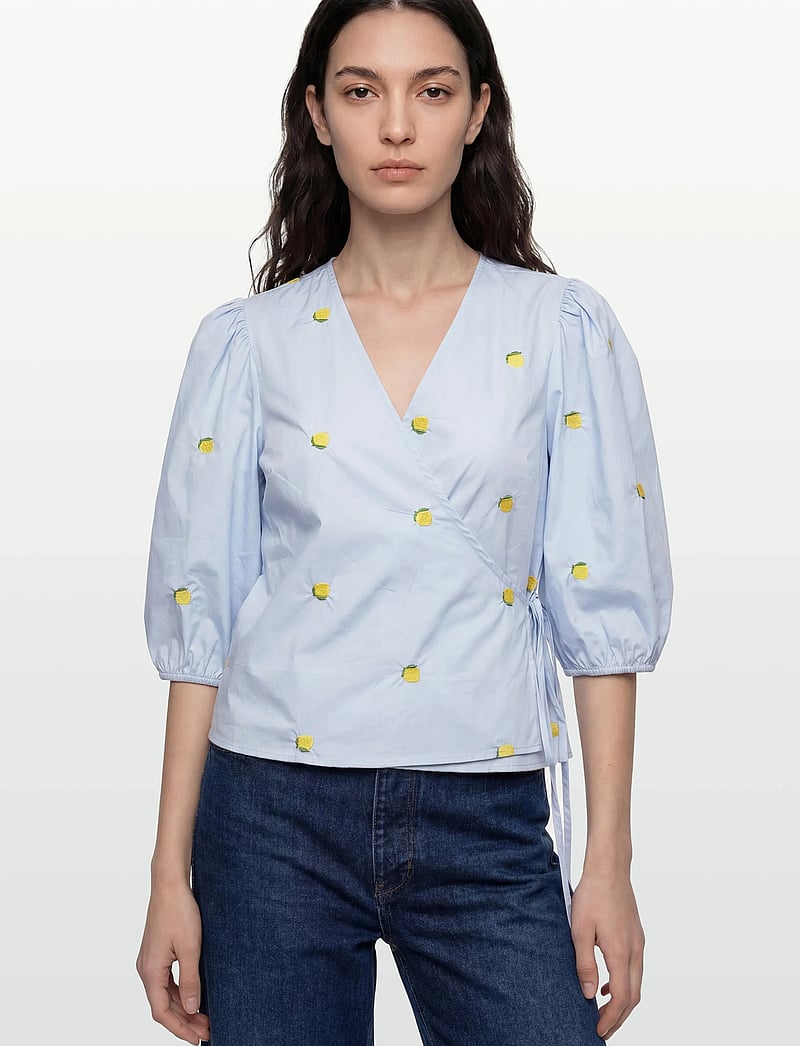 A-View - Rebekka fruit blouse - langærmede bluser - light blue/yellow - 3
