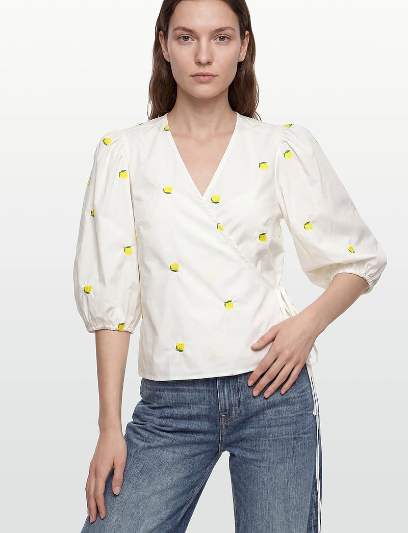 A-View - Rebekka fruit blouse - langærmede bluser - white/yellow - 3