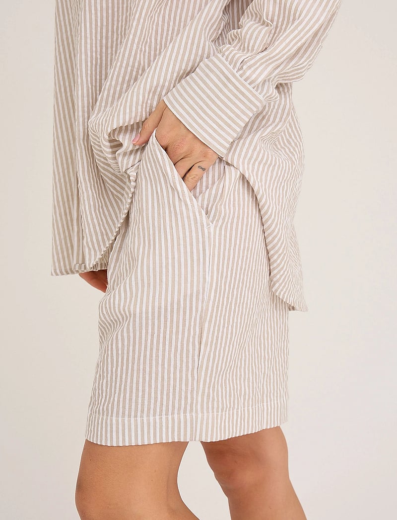 A-View - Sonja new shorts - casual shorts - sand/white - 4