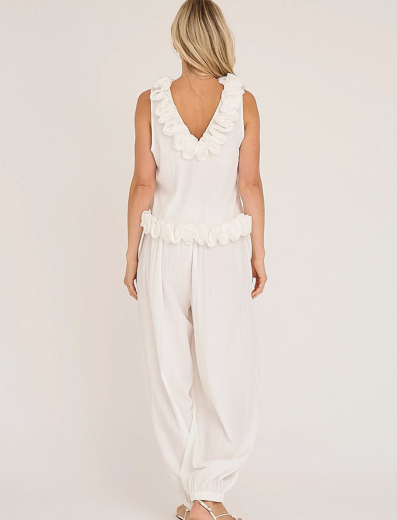 A-View - Vidaisy top - sleeveless tops - white - 3