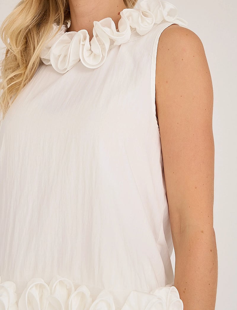 A-View - Vidaisy top - sleeveless tops - white - 4
