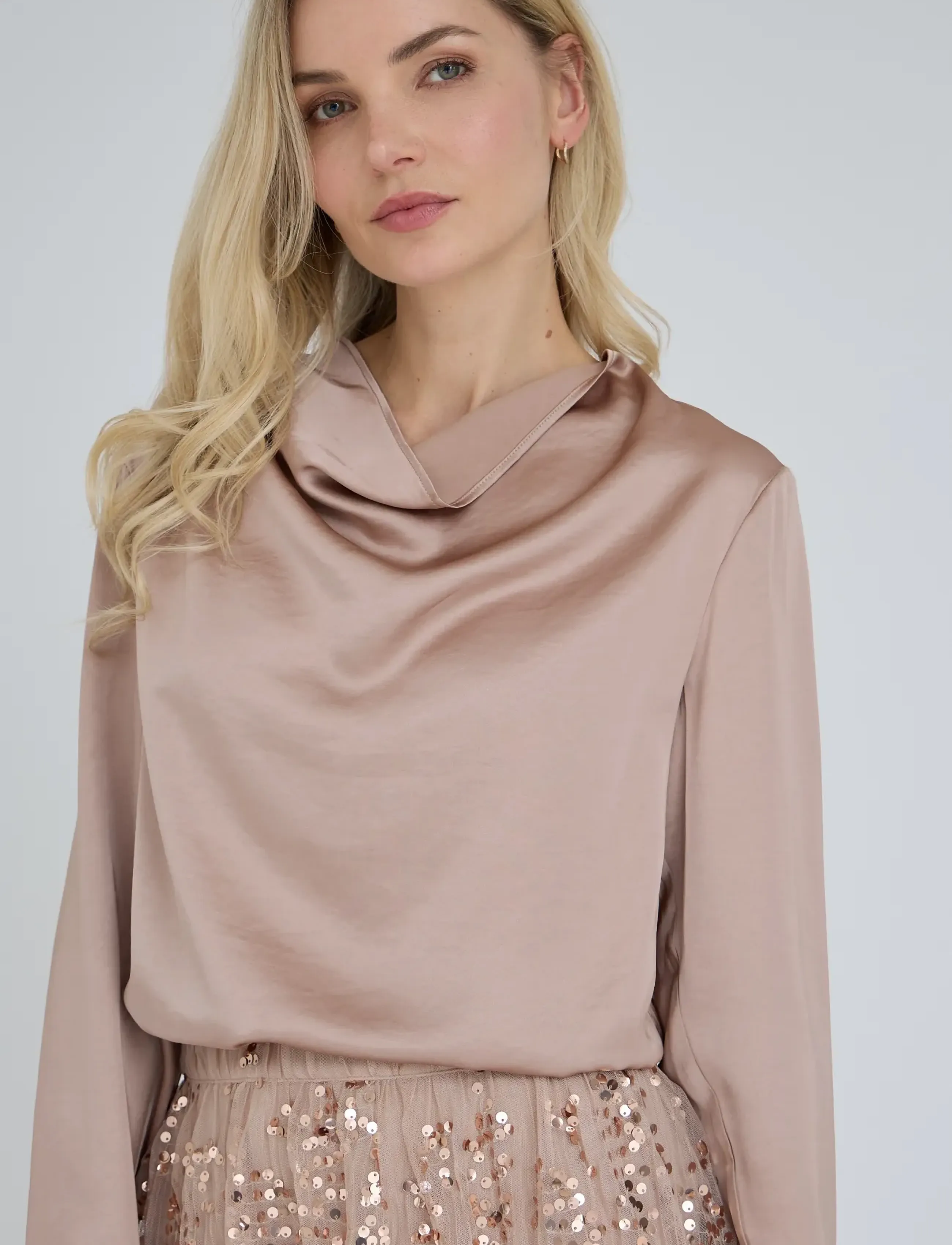 A-View - Sinda drape blouse - langærmede bluser - almond - 4
