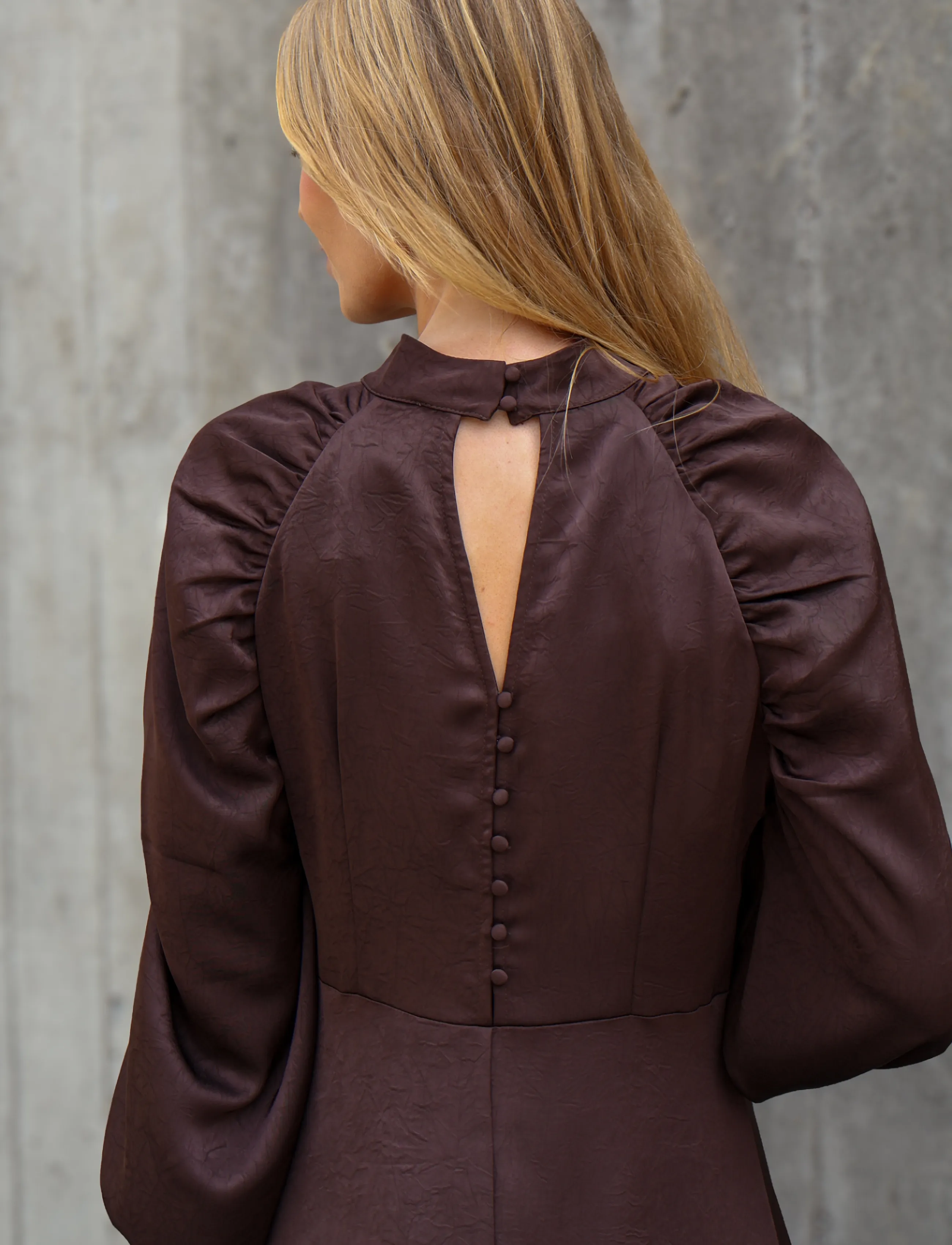 A-View - Ferina dress - midi dresses - dark brown - 4