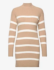 Abercrombie & Fitch - ANF WOMENS DRESSES - sukienki dzianinowe - brown white stripe - 0