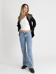 ABRAND - A 99 LOW BOOT ARIANE - flared jeans - blue - 2