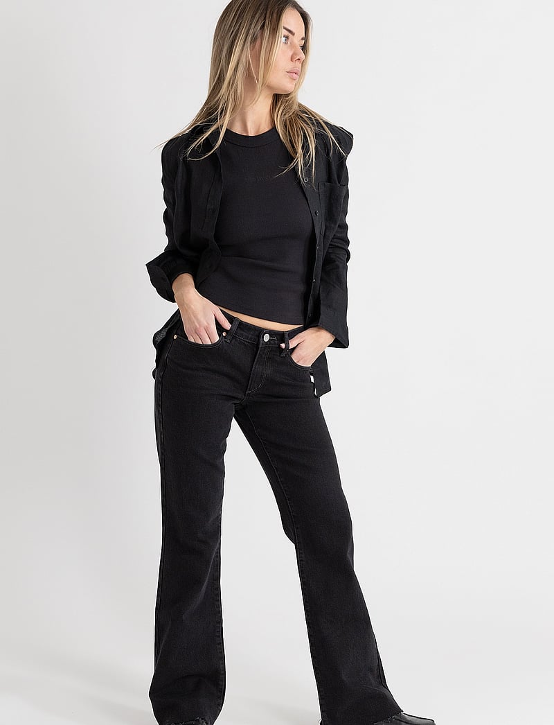 ABRAND - A 99 LOW BOOT 90s BLACK - alt laienevad teksad - black - 0