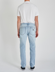 ABRAND - A SLIM SESSIONS - džinsa bikses ar tievām starām - blue - 4