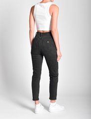 ABRAND - 94 HIGH SLIM WHITNEY RECYCLED - slim jeans - black - 3