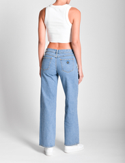 ABRAND - A 99 LOW & WIDE DENISE - jeans met wijde pijpen - blue - 3