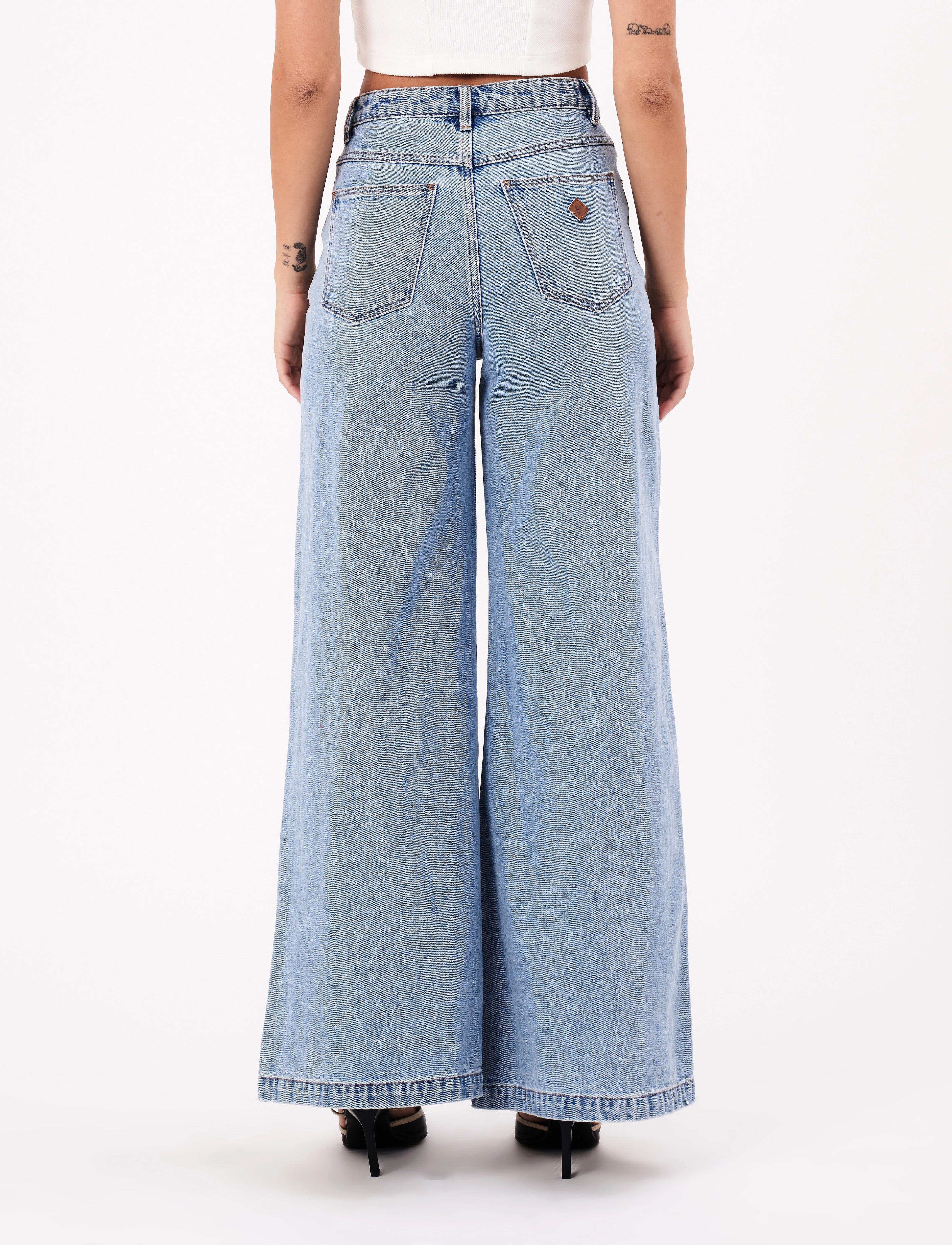 ABRAND - 94 SUPER WIDE LORETTA LIGHT BLUE - brede jeans - blue - 3