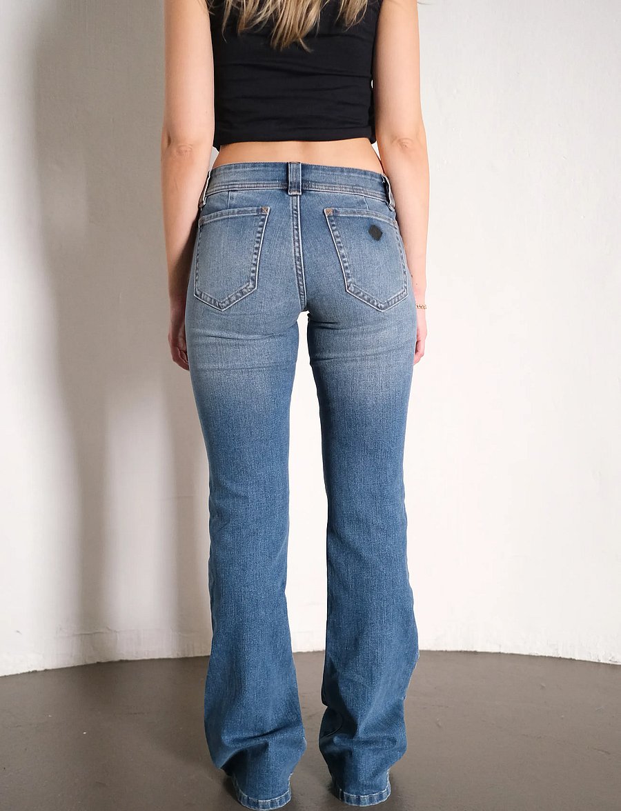 ABRAND - 00 SUPER LOW KICK TALL PETRA MID VINTAGE INDIGO - schlaghosen - blue - 4