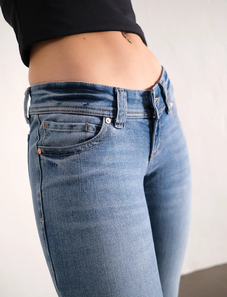 ABRAND - 00 SUPER LOW KICK TALL LIV LIGHT VINTAGE BLUE - flared jeans - blue - 5