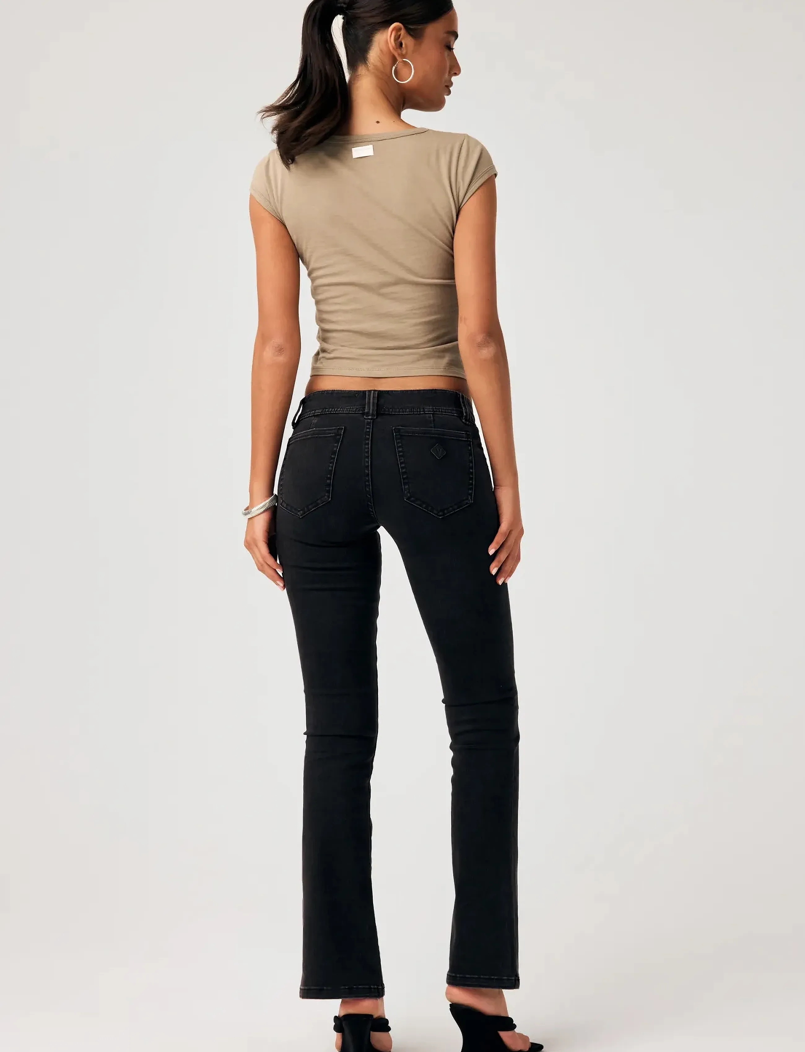 ABRAND - 00 SUPER LOW KICK TALL SOPHIE WASHED BLACK - flared jeans - sophie - 5