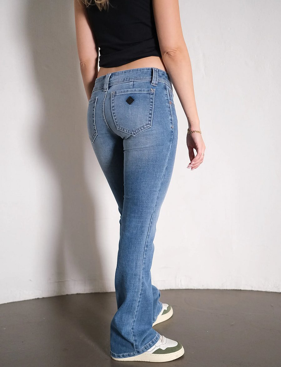 ABRAND - 00 SUPER LOW KICK TALL SHANNONSHANNON - bootcut jeans - blue - 3