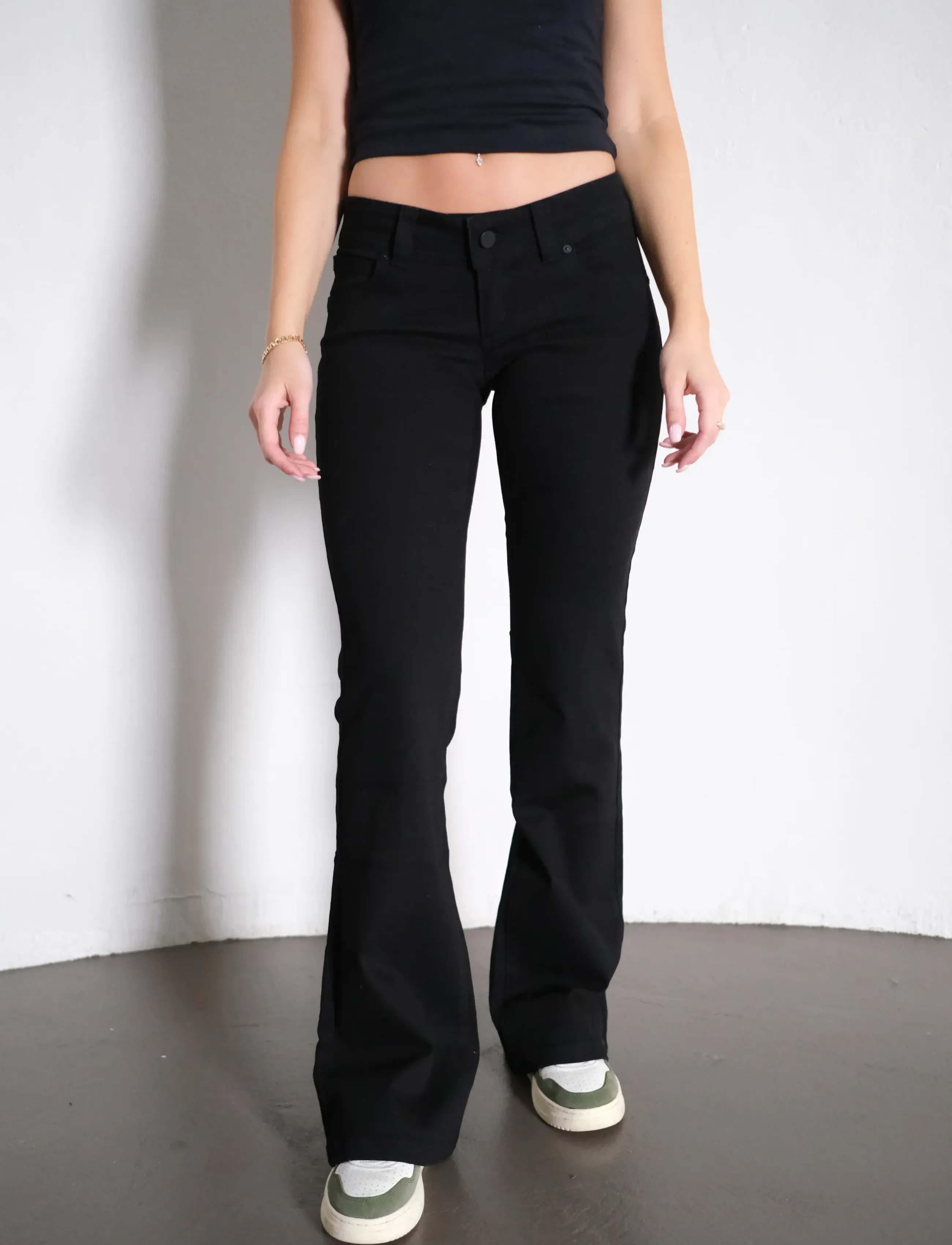ABRAND 00 Super Low Kick Tall Nellie Black, Kvinder, Super Lav Kick Flare Jeans, Sort, Str: 23