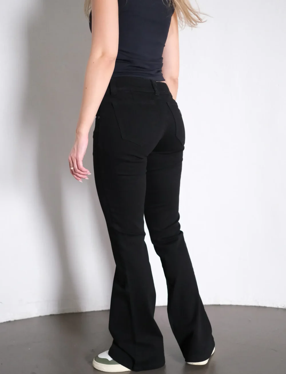 ABRAND - 00 SUPER LOW KICK TALL NELLIE BLACK - bootcut jeans - black - 3