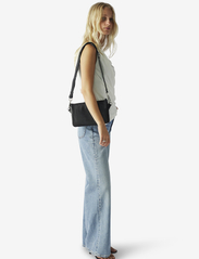 Adax - Amalfi shoulder bag Molly - festkläder till outletpriser - black - 5
