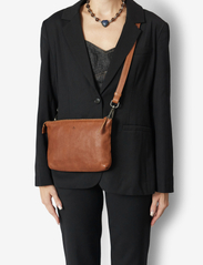 Adax - Pixie shoulder bag Nadine - festtøj til outletpriser - cognac - 5