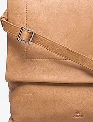 Adax - Venezia shoulder bag Ninna - festkläder till outletpriser - cognac - 3