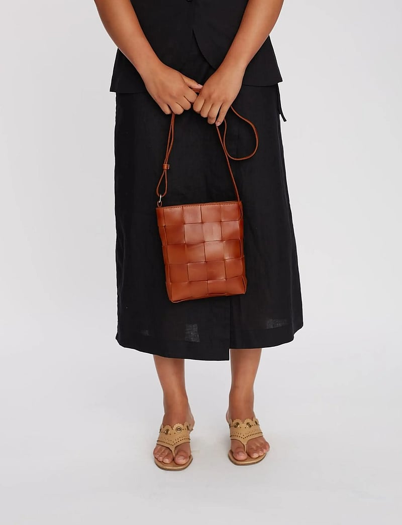 Adax - Limona shoulder bag Zelda - modetrends - chestnut - 0