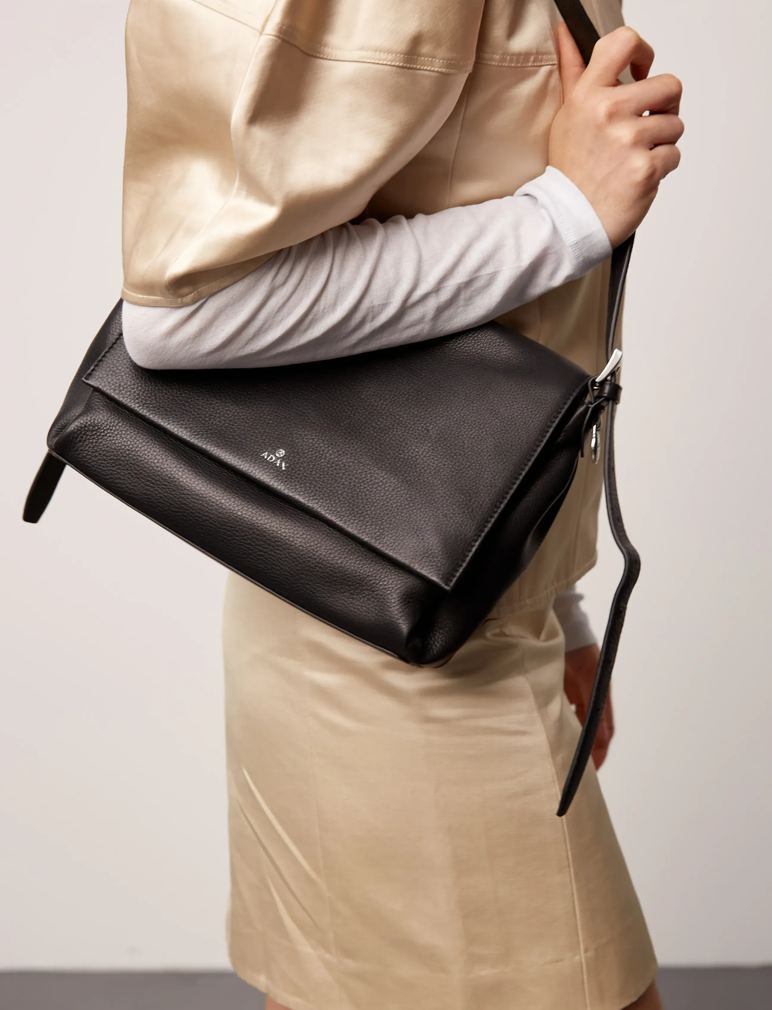 Adax - Sorano shoulder bag Claudia - fashion trends - black - 5