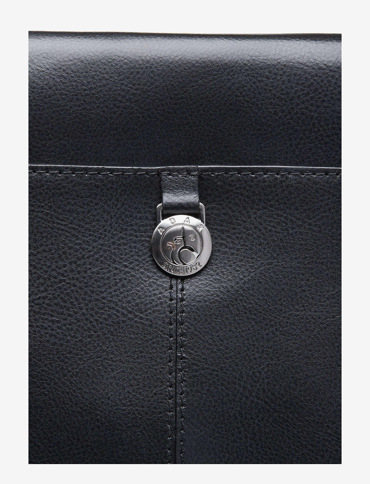 Adax - Denver portfolio Tue - black - 4