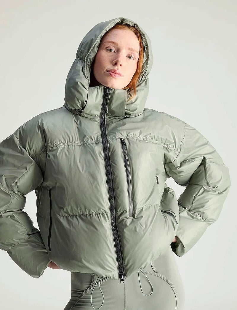 adidas by Stella McCartney - aSMC SHORT PUF - daunenjacken - stogrn - 4