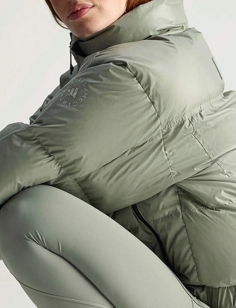 adidas by Stella McCartney - aSMC SHORT PUF - daunenjacken - stogrn - 5
