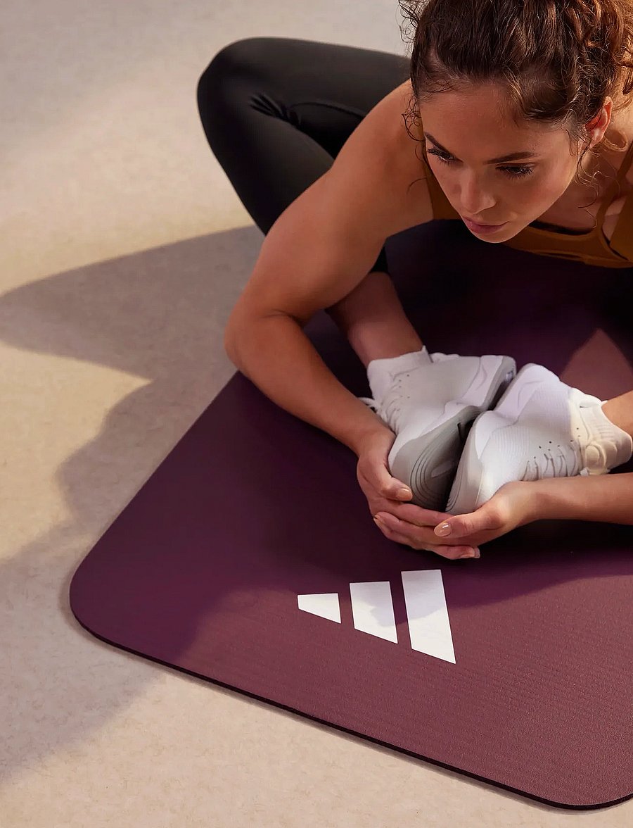adidas Equipment - Fitness Mat - 7mm - treniruočių kilimėliai ir aksesuarai - maroon - 0