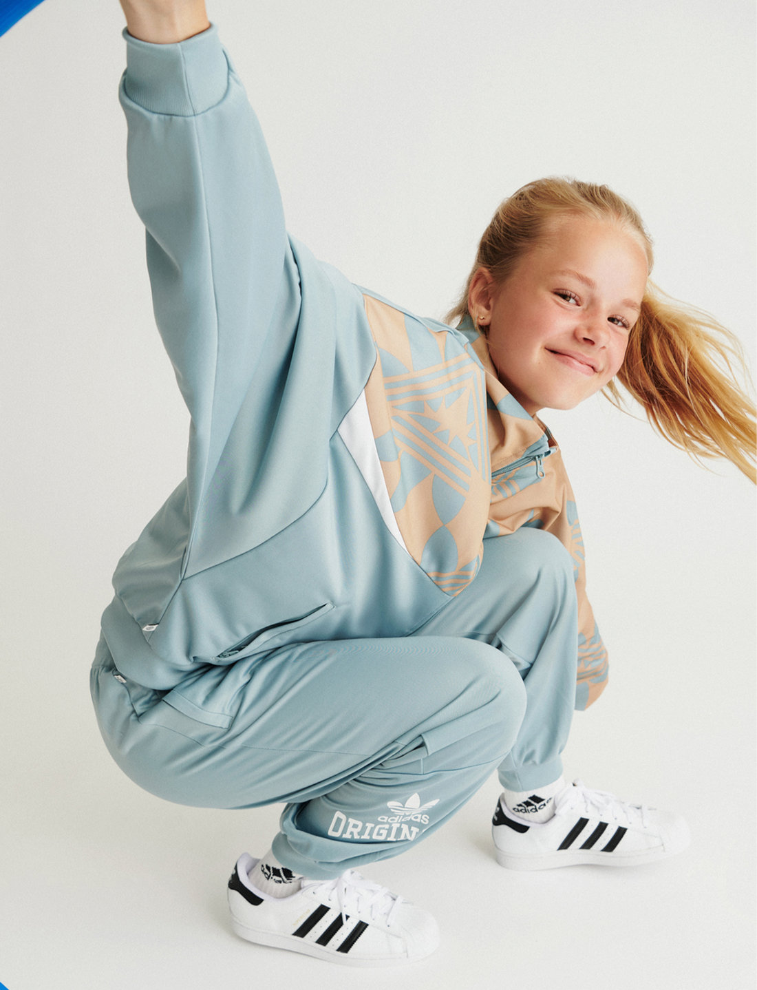 SUPERSTAR J