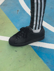 adidas Originals - SUPERSTAR J - lave sneakers - cblack/cblack/cblack - 0