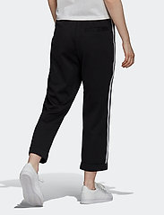 adidas Originals - Primeblue Relaxed Boyfriend Pants W - sporta bikses - black - 5