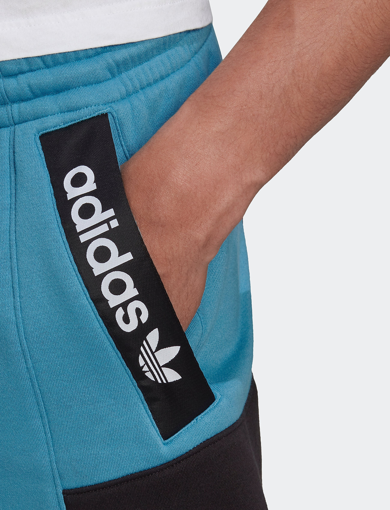 adidas Originals - ADV SHORT - black/tacste - 4