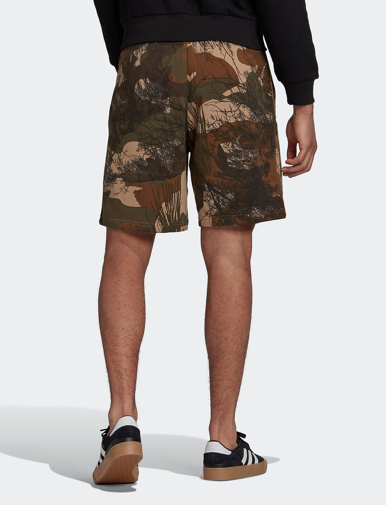adidas Originals - CAMO AOP SHORT - hemp/brooxi/eargrn/ap - 3