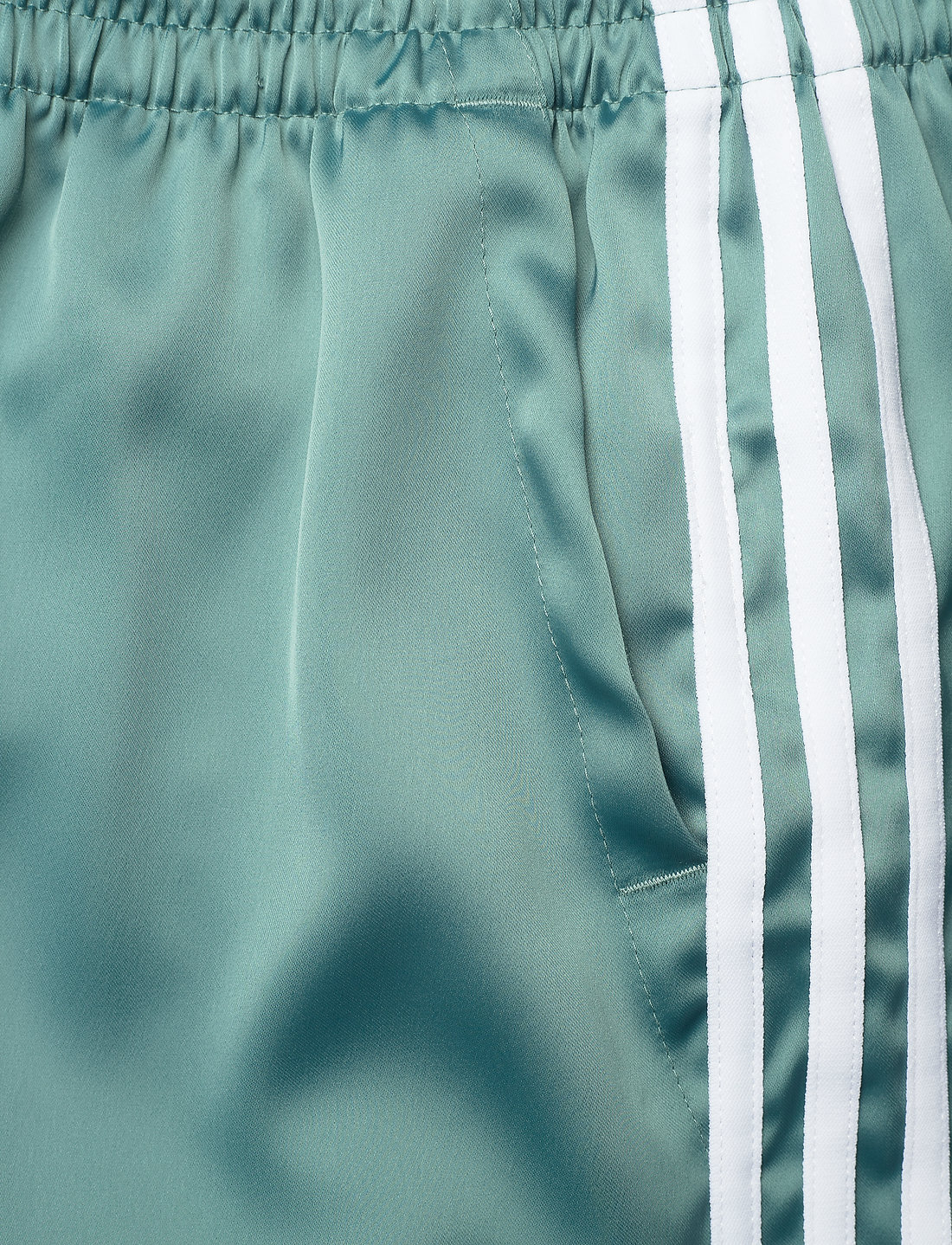 adidas Originals Satin Shorts korte broeken winkel bij Booztlet