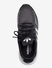 adidas Originals - Swift Run 22 Shoes - low top sneakers - cblack/ftwwht/grefiv - 3