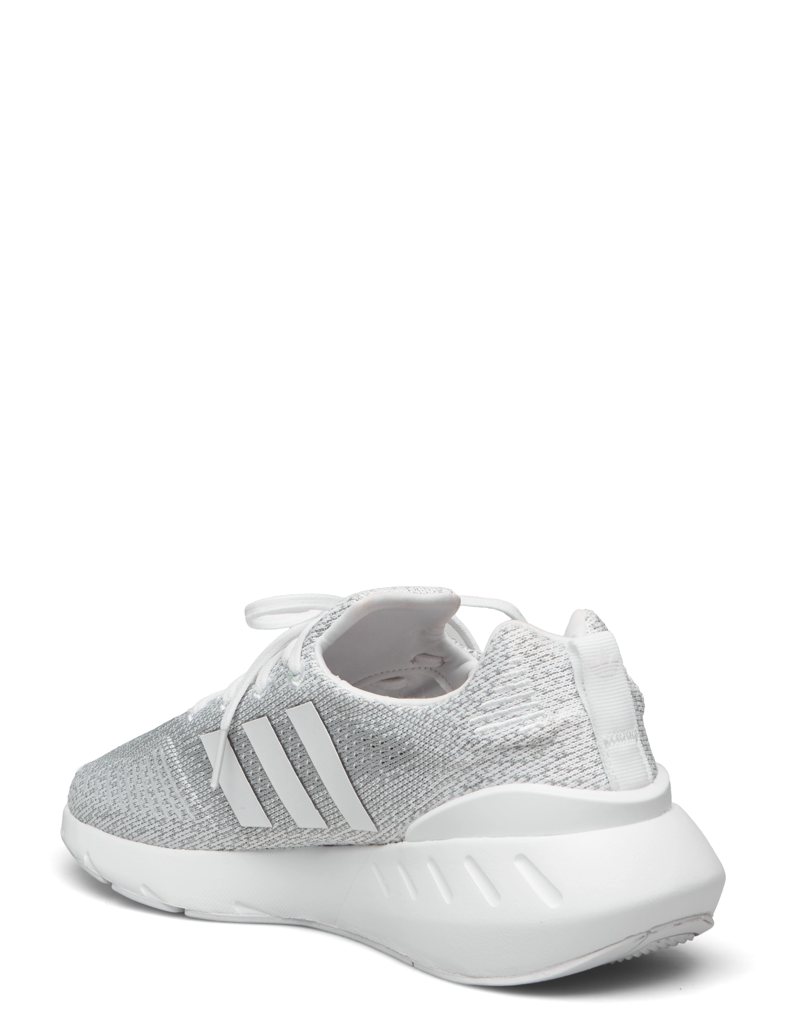 adidas Originals - Swift Run 22 Shoes - ftwwht/gretwo/cblack - 2