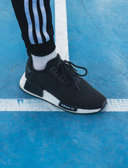 adidas Originals - NMD_R1 J - low-top sneakers - cblack/cblack/ftwwht - 0