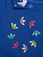 adidas Originals - Adicolor Tee - kortärmade t-shirts - croyal - 2