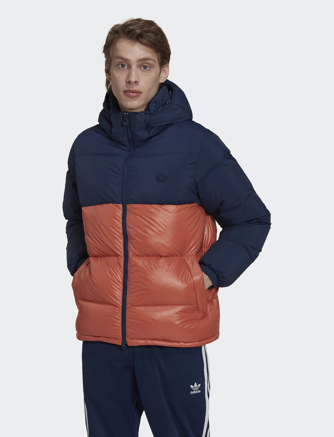 adidas Originals Down Regen Hooded Puffer Jacket 230 . Koop Donsjassen van adidas Originals online op Boozt . Snelle levering eenvoudig retour