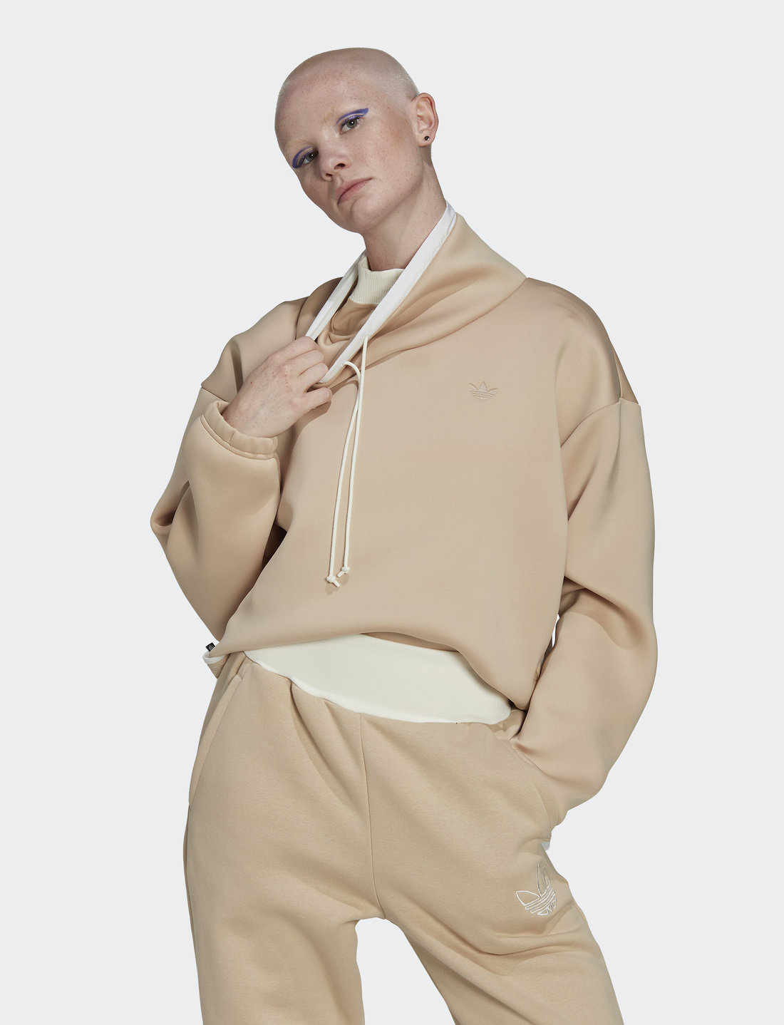 Adidas sales beige sweatshirt