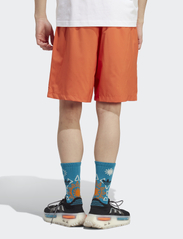 adidas Originals - adidas Adventure Woven Shorts - lühikesed treeningpüksid - craora - 3