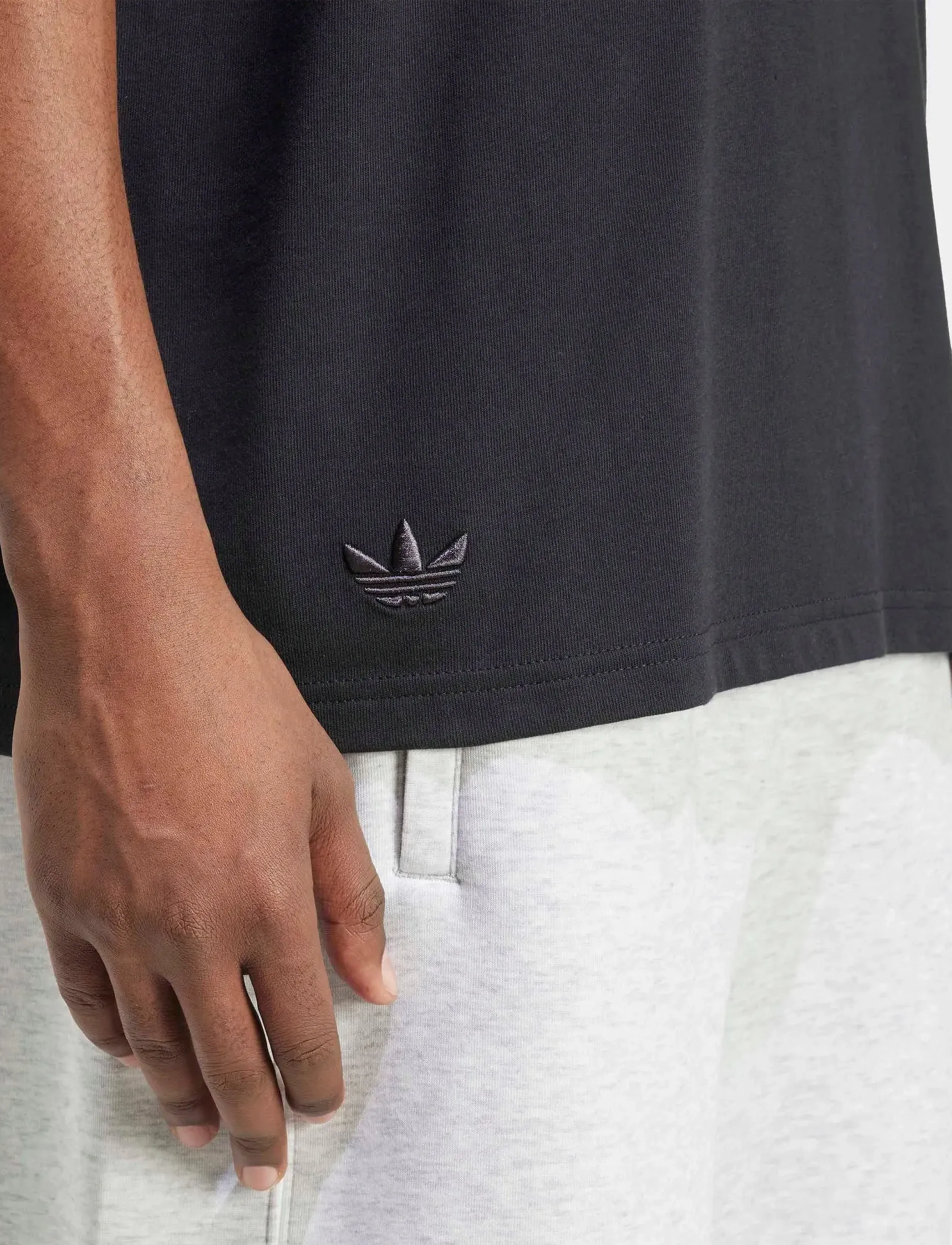 adidas Originals - NEU C TEE - t-shirts - black/carbon - 5