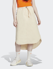 adidas Originals - adidas Adventure Skirt - kjolar - sanstr - 2