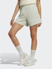 adidas Originals - Essentials+ Made with Hemp Shorts - sweatshorts - lingrn - 2