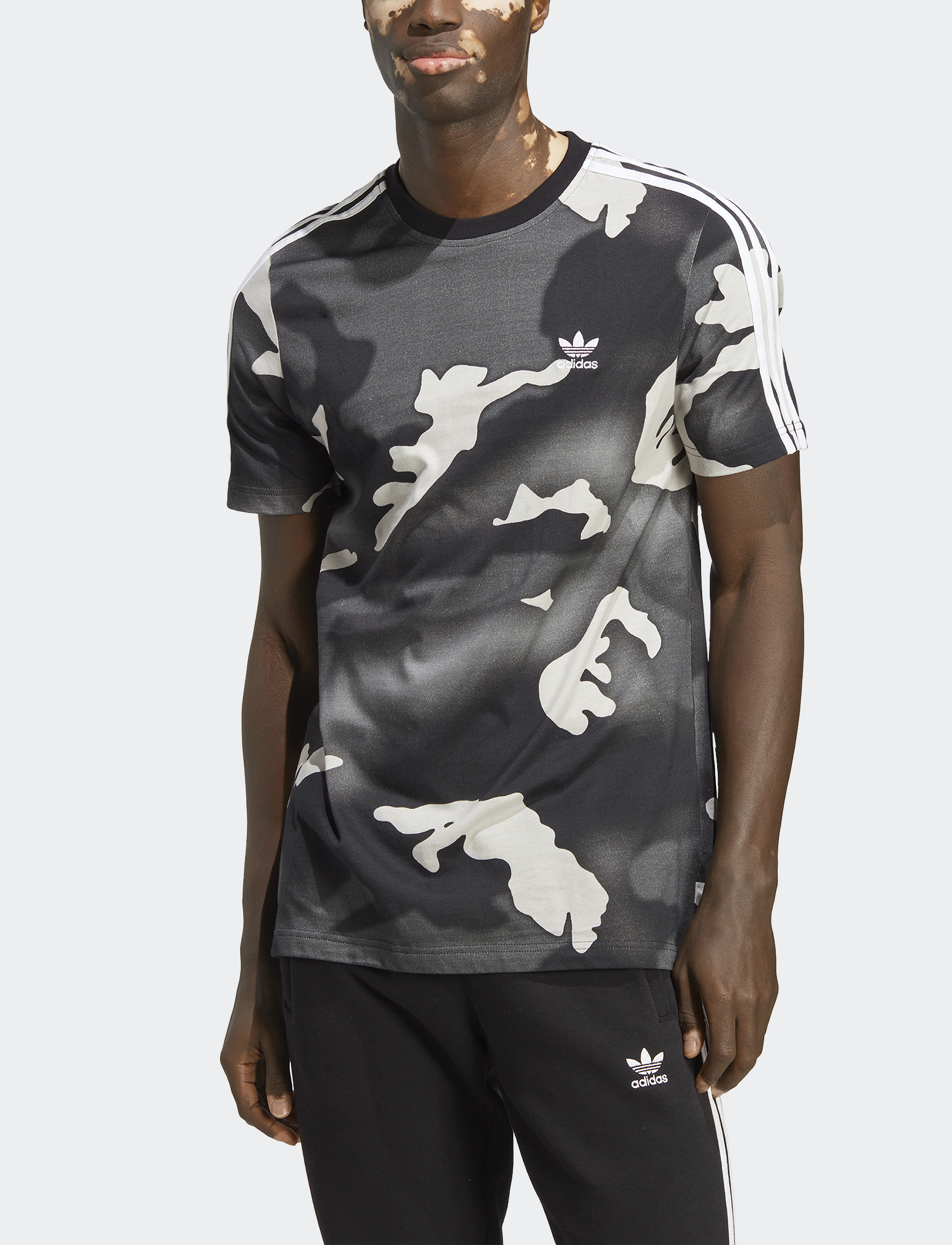 adidas Originals - Graphics Camo Allover Print T-Shirt - black - 2
