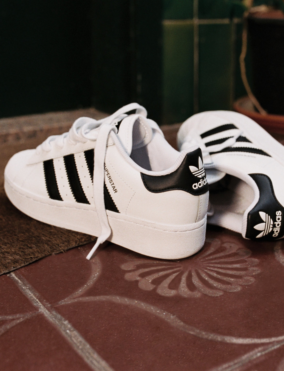 Adidas superstar ii sales white black size 6