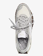 adidas Originals - RETROPY E5 W.R.P. - lave sneakers - mgsogr/ftwwht/gum5 - 3