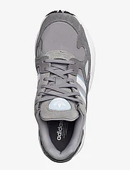 adidas Originals - Falcon Shoes - sneakers med lavt skaft - grethr/ftwwht/grefou - 3